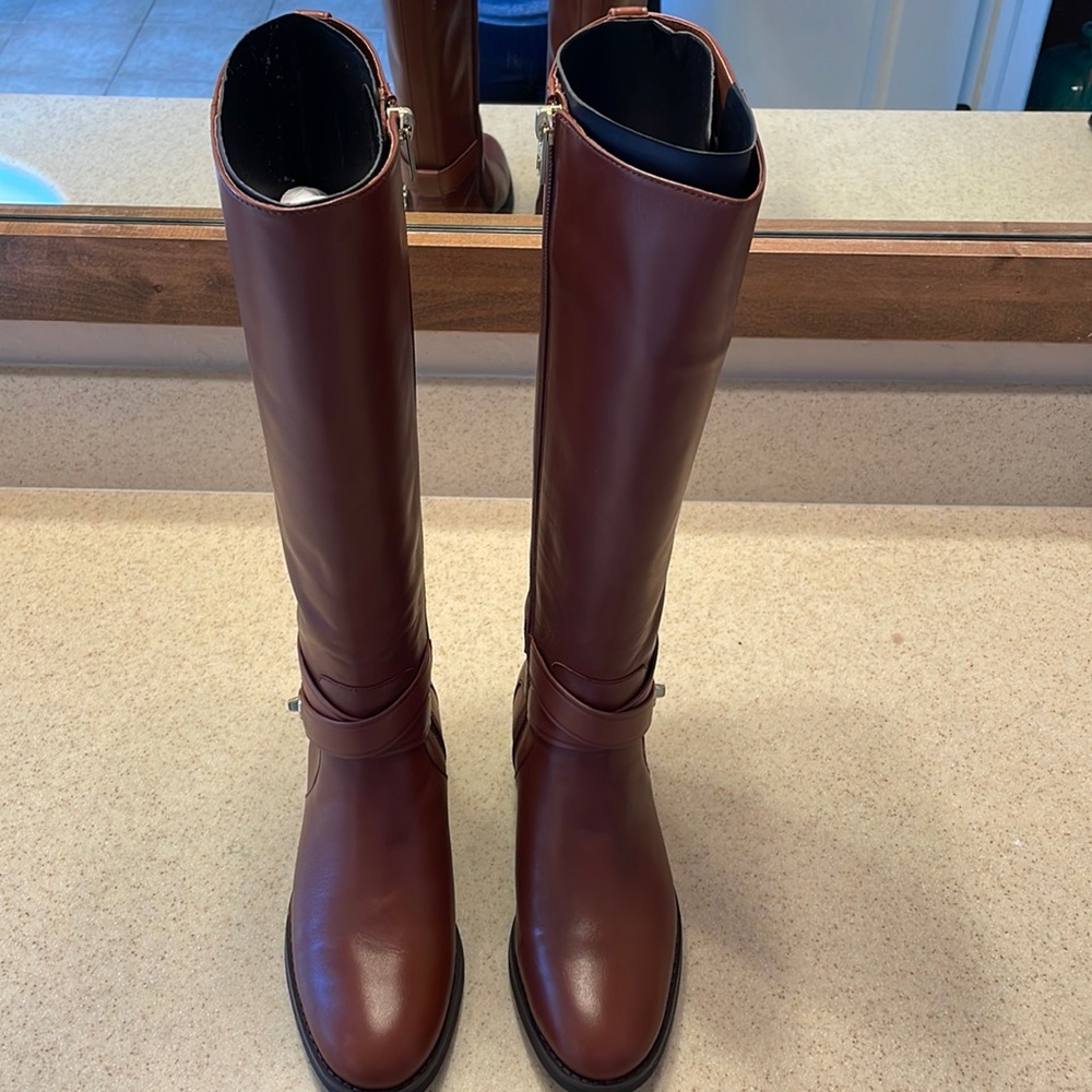 BNIB Coach Essex Semi Matte Boots, Dark Saddle